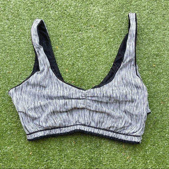 Maaji Twist Impact Reversible Sports Bra Black Gray Large Preowned activewear - Picture 2 of 8